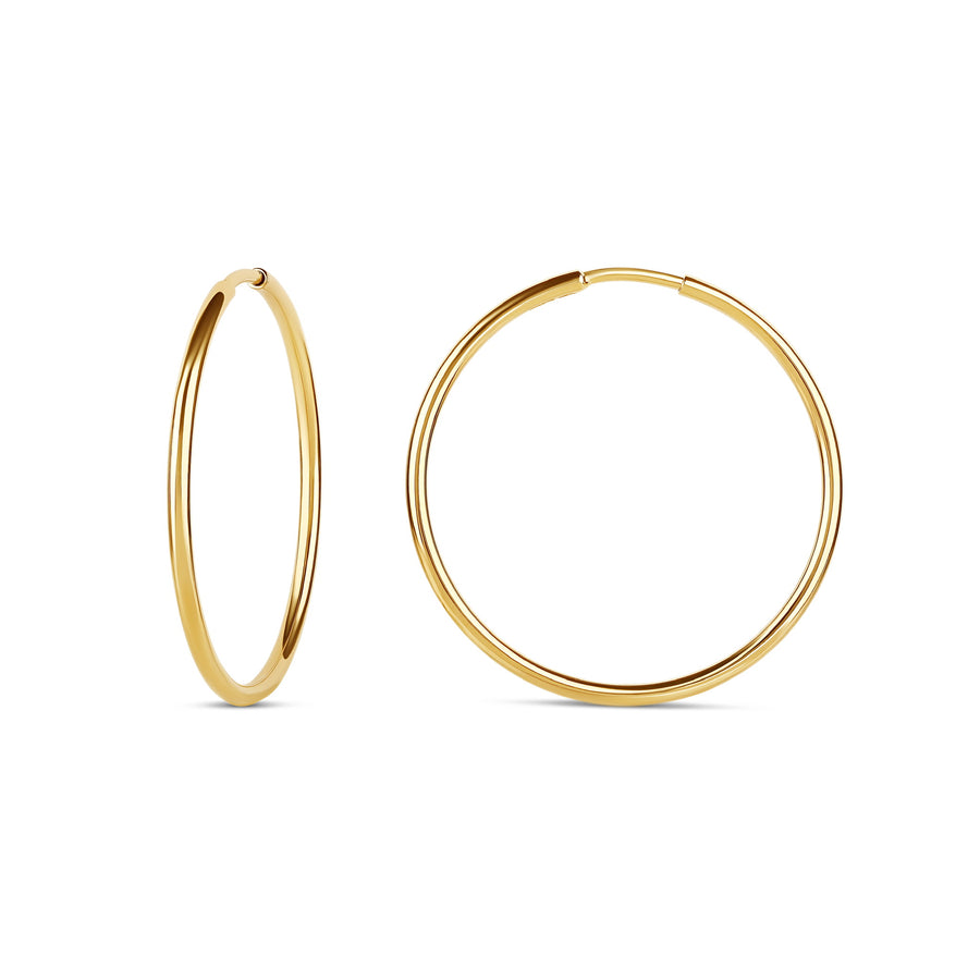 18-karat yellow gold infinity hoop earrings, weighing 4.02 grams. A sleek and timeless design perfect for versatile everyday wear.