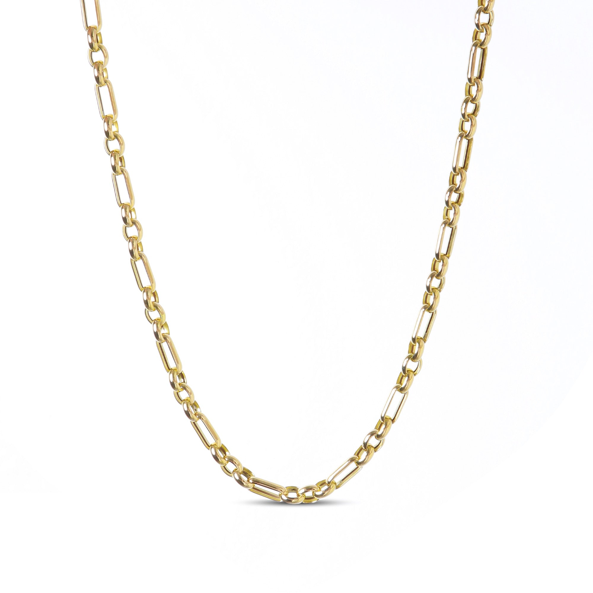 18-karat yellow gold paperclip link necklace, weighing 21.67 grams. A bold and versatile design for layering or standalone wear.