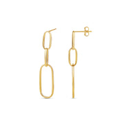 18-karat yellow gold chain-link earrings with elongated links, weighing 1.90 grams. A modern and lightweight design for versatile styling.